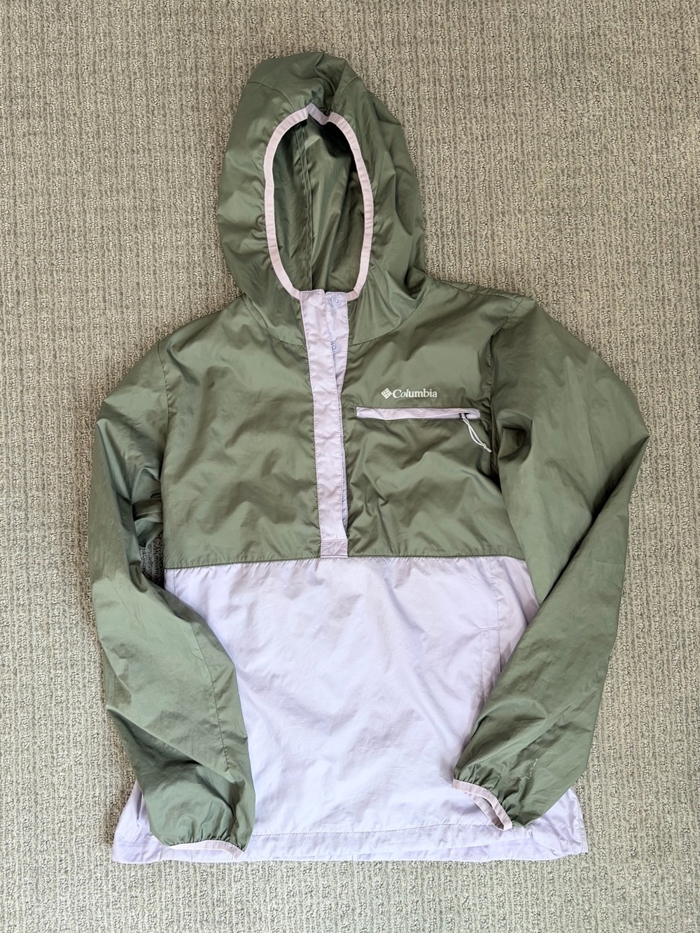 Columbia Windbreaker anorak Jacket women’s.  Green and lavender packable small